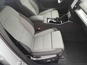 Volvo  B4 Autom. Plus Dark