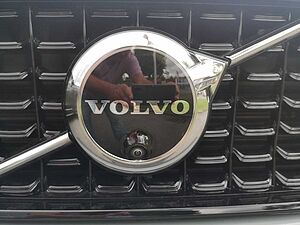 Volvo  B4 Autom. Plus Dark