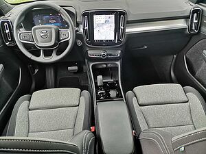 Volvo  B4 Autom. Plus Dark