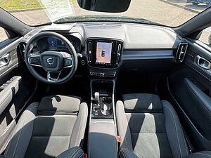 Volvo  B3 Autom. Plus Dark CONNECT|360CAM|19'Alu|