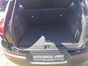 Volvo  T2 2WD Momentum Core(EURO 6d) Navi/Keyless-Start