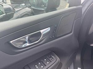 Volvo  Recharge T8 R-Design LONG RANGE AHK|22'|