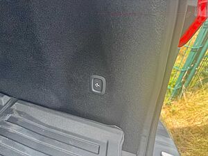 Volvo  Recharge T8 R-Design LONG RANGE AHK|22'|