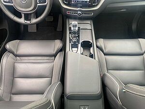 Volvo  Recharge T6 Plus Black Edition FLED|HK|21'|