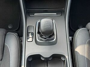 Volvo  T3 Momentum Pro