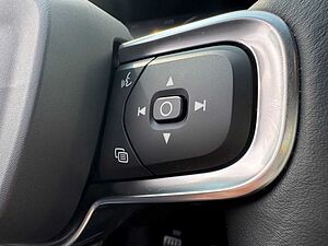 Volvo  T3 Momentum Pro