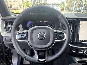 Volvo  T6 AWD Plus Black Edition |HEAD UP|PANO|360CAM|