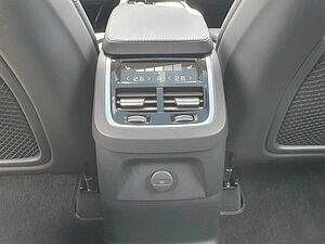 Volvo  Recharge T8 Ultra Bright | PANO | AUTOM.