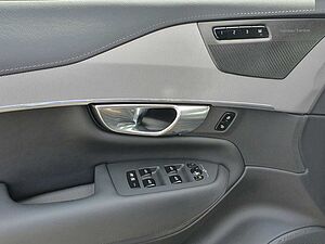 Volvo  Recharge T8 Ultra Bright | PANO | AUTOM.