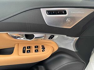 Volvo  T8 Ultimate Bright MASSAGE|PANO|AHK|360CAM