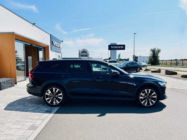 Volvo  Cross Country Pro AWD