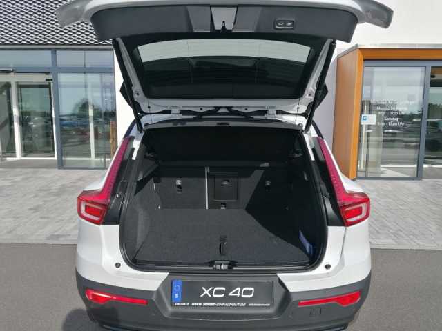 Volvo  XC40 Recharge Twin AWD Plus