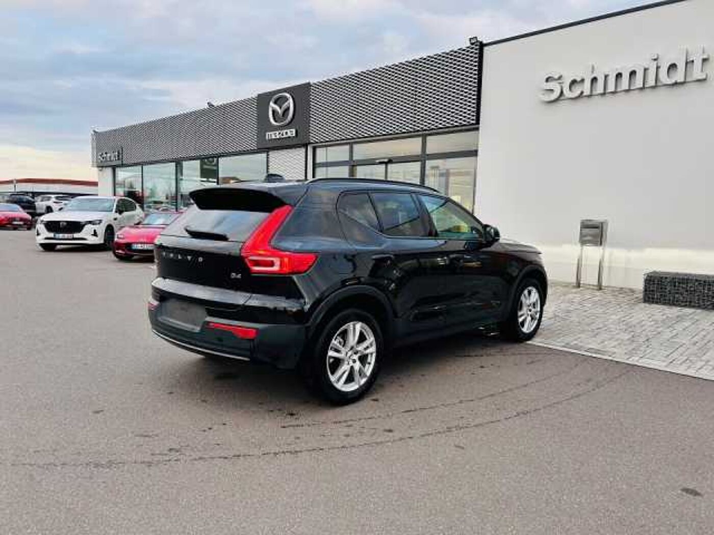 Volvo  XC40 B4 Ultra / Standheizung / Pixel-LED / Panodac