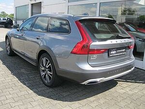 Volvo  Pro AWD