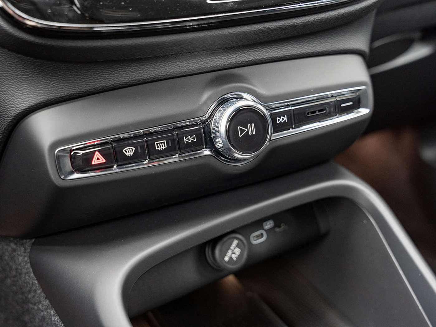Volvo  Twin Plus Dark 20° H/K 360° AHK