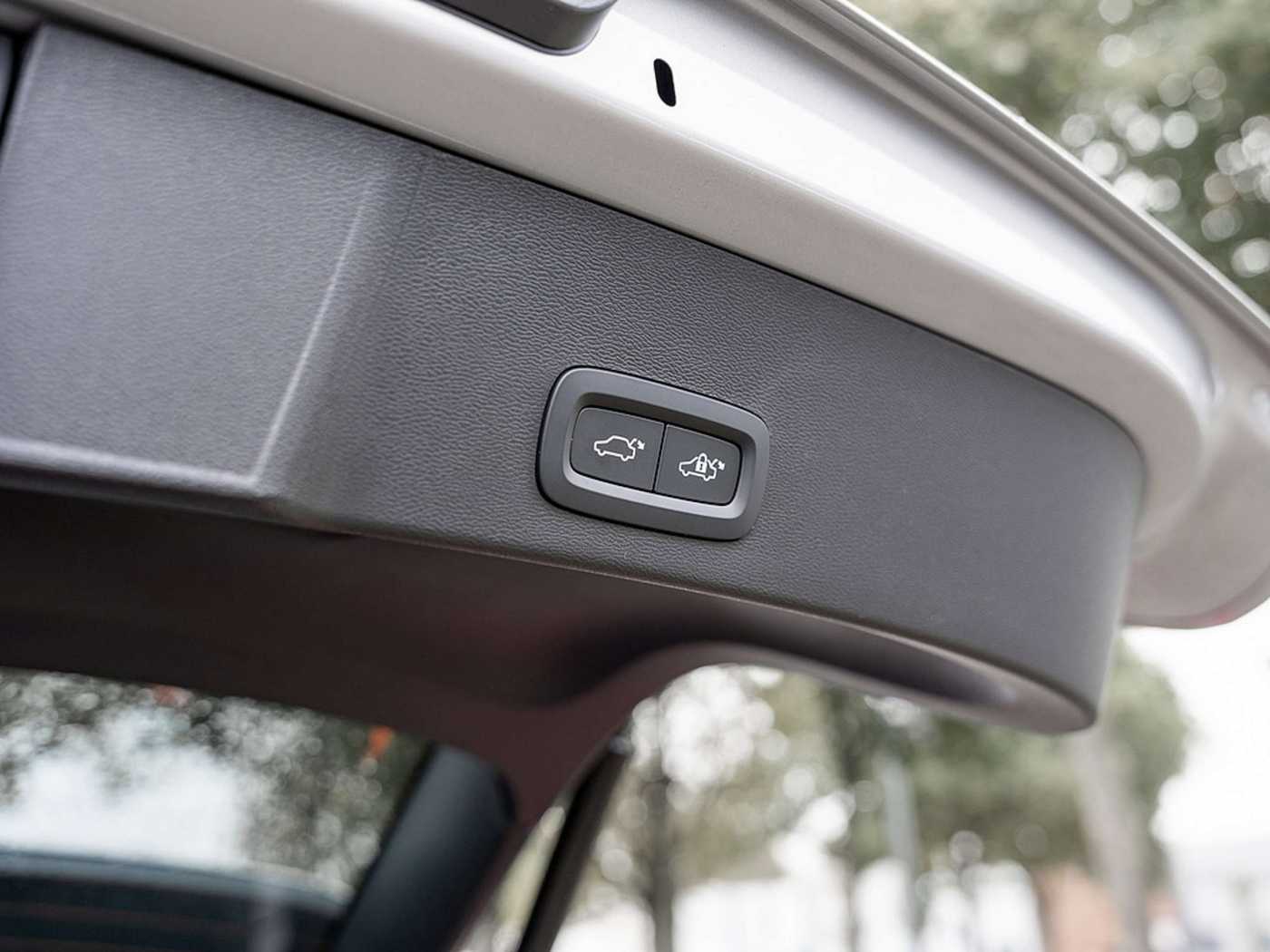 Volvo  Twin Plus Dark 20° H/K 360° AHK