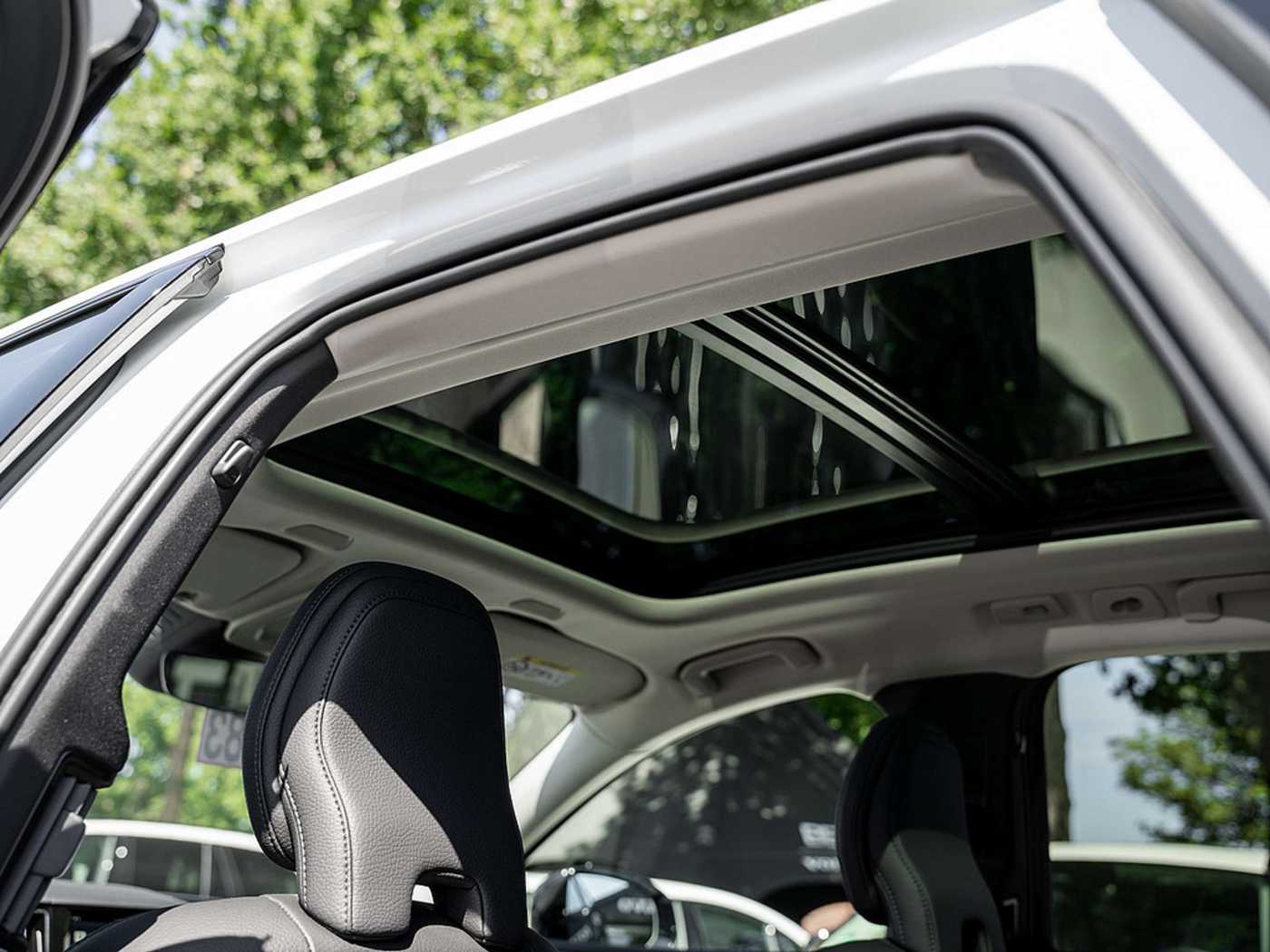 Volvo  T6 Plus Dark Recharge AWD GJR PANO 360°