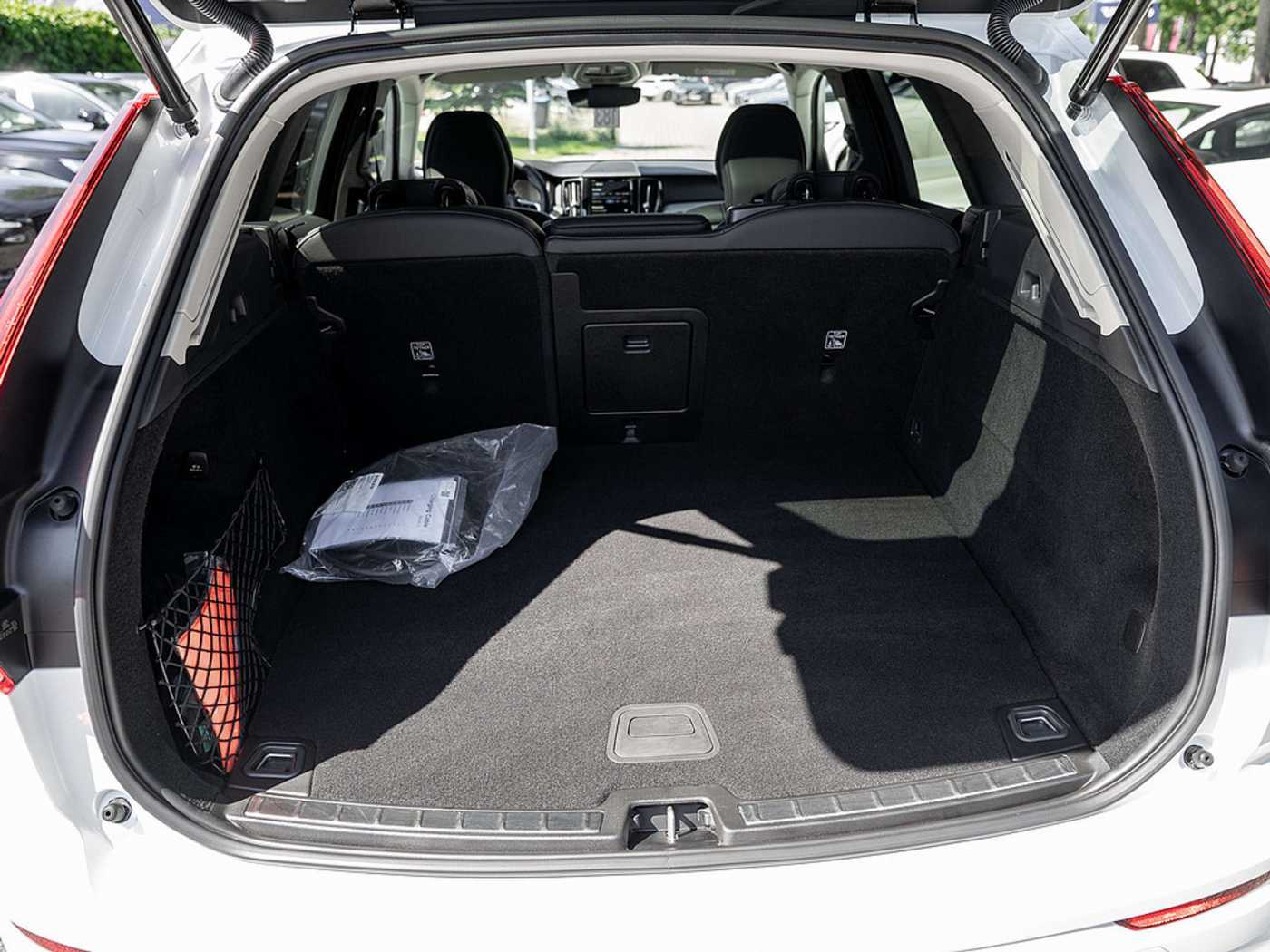 Volvo  T6 Plus Dark Recharge AWD GJR PANO 360°