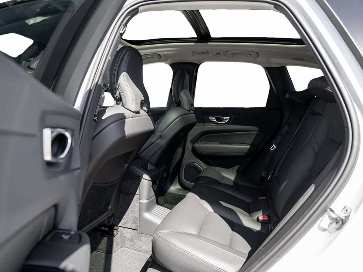 Volvo  T6 Plus Dark Recharge AWD GJR PANO 360°