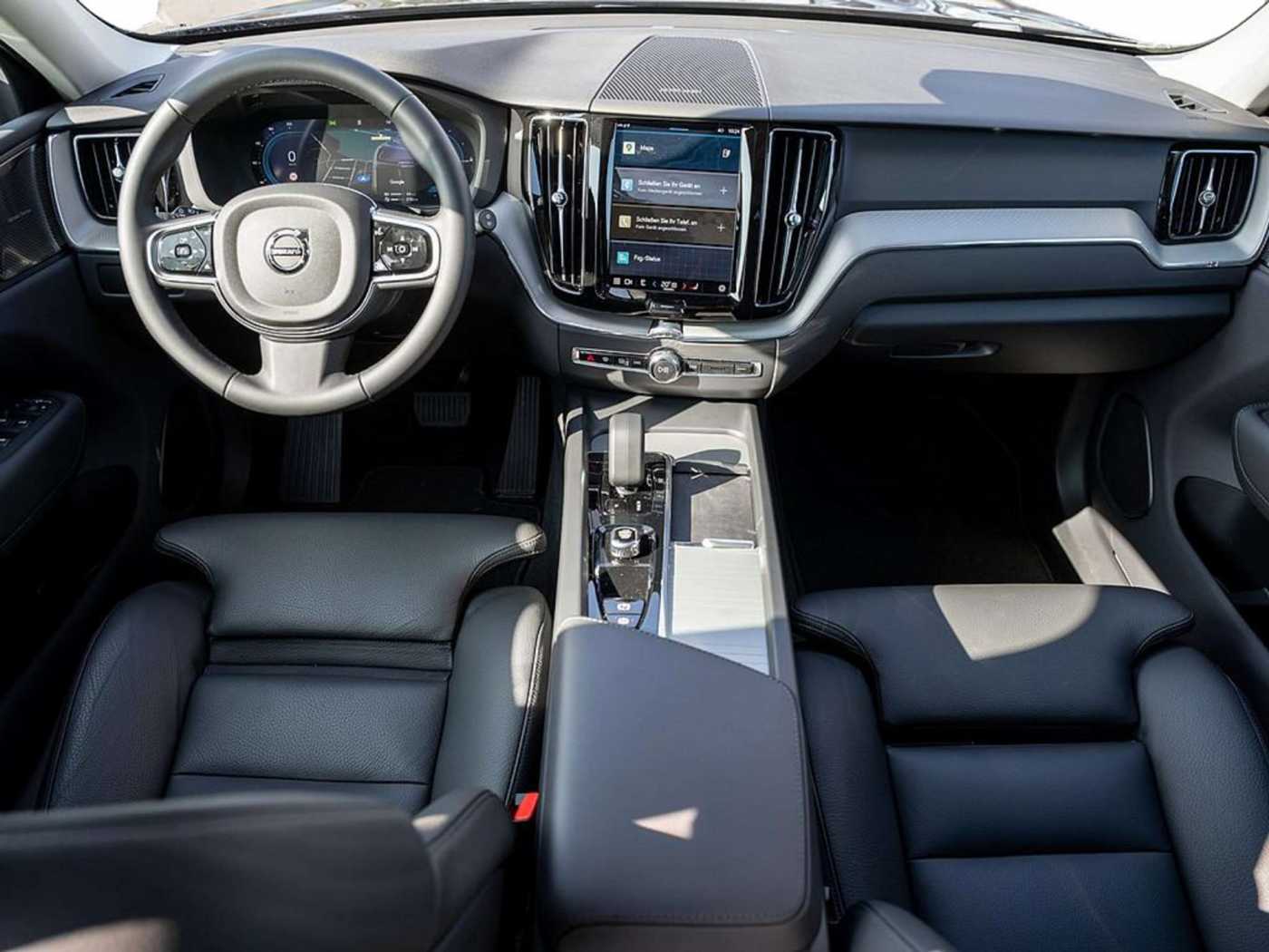Volvo  T6 Plus Dark Recharge WD GJR PANO 360°