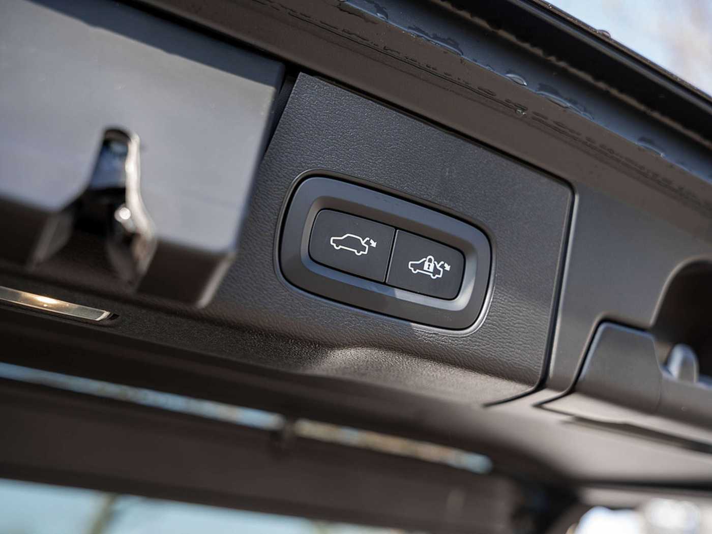 Volvo  T6 Plus Dark Recharge WD GJR PANO 360°