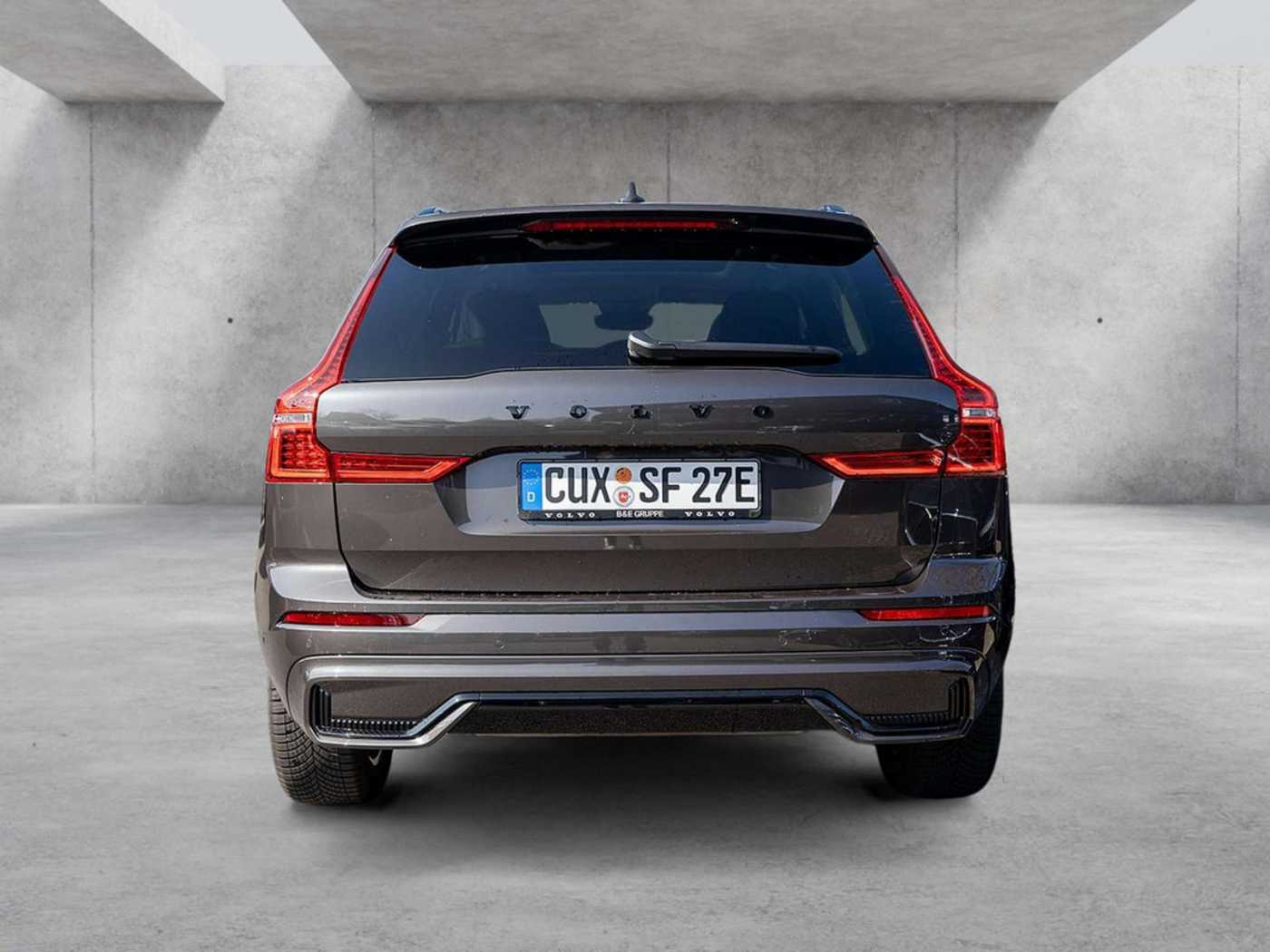 Volvo  T6 Plus Dark Recharge WD GJR PANO 360°