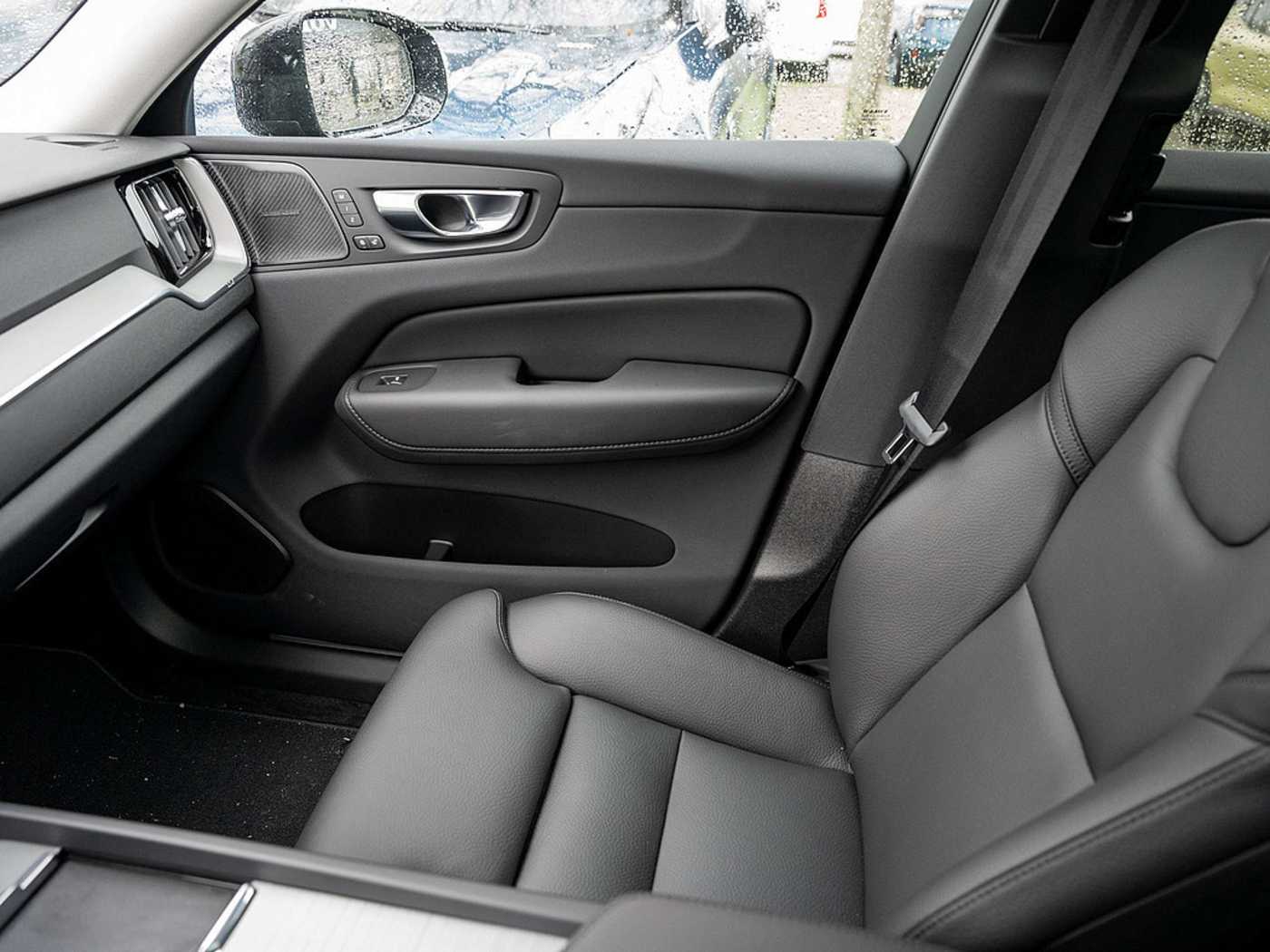 Volvo  T6 Plus Dark Recharge AWD GJR PANO 360°