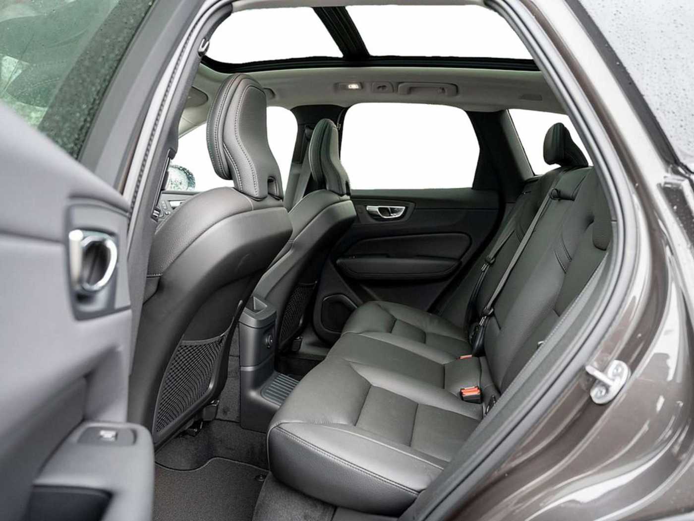 Volvo  T6 Plus Dark Recharge AWD GJR PANO 360°