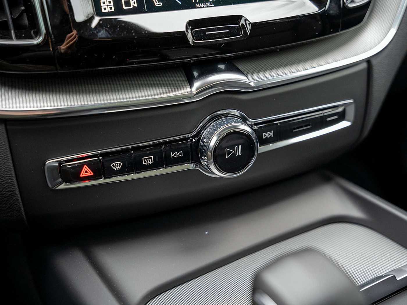Volvo  T6 Plus Dark Recharge AWD GJR PANO 360°
