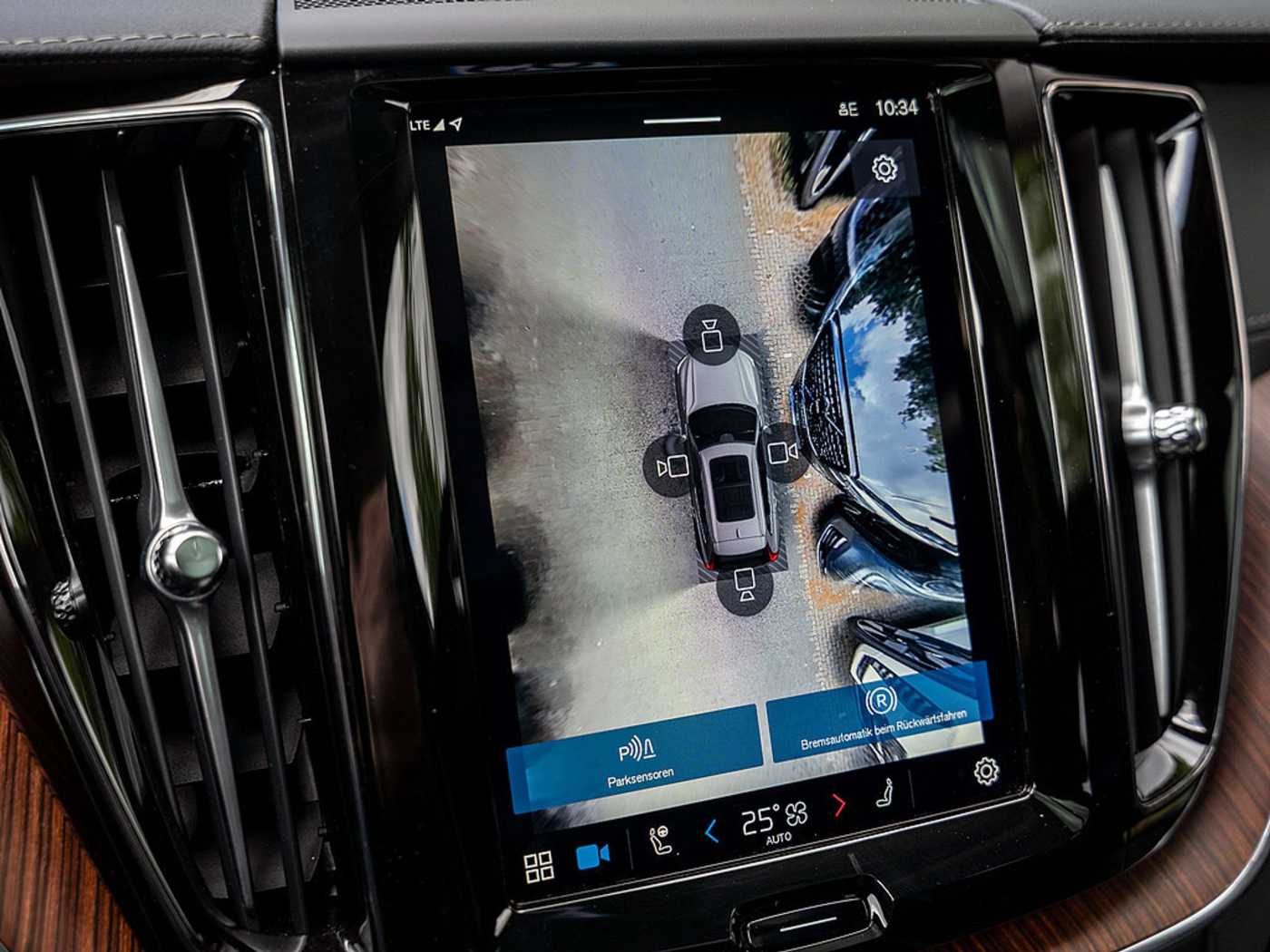 Volvo  T8 Ultra Dark Recharge Plug-In Hybrid AWD
