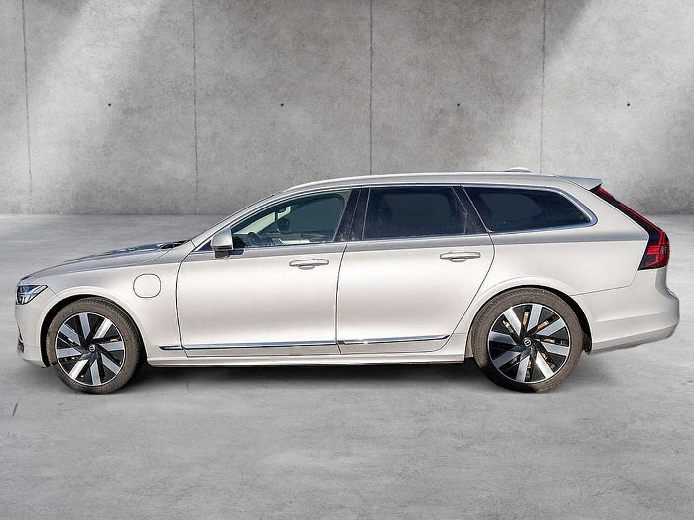 Volvo  T6 Core Recharge Plug-In Hybrid AWD AHK