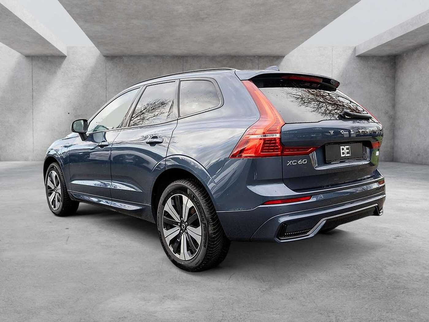 Volvo  T8 R-Design Recharge H/K STANDHZ PANO