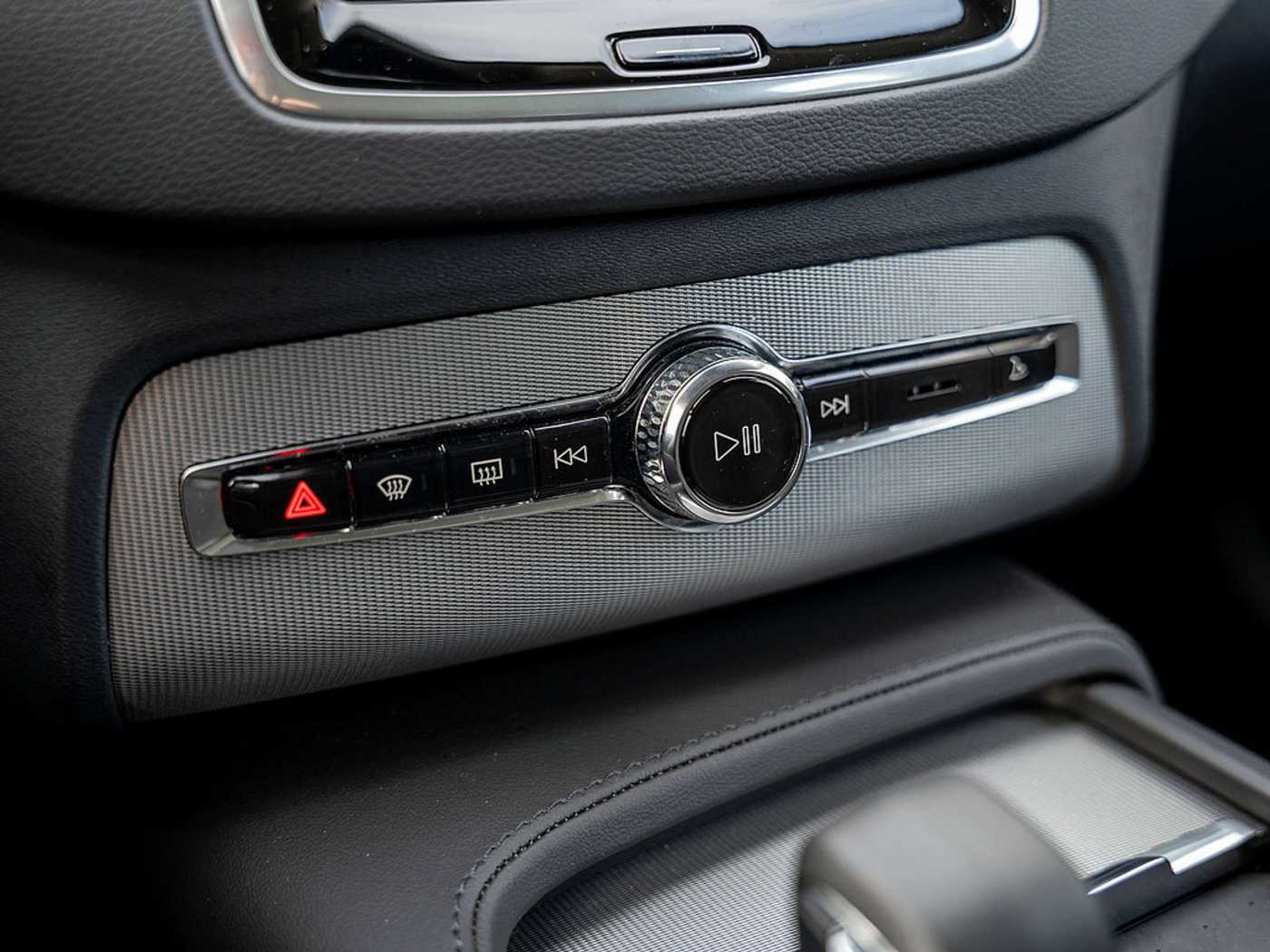Volvo  T8 Ultra Bright Recharge 360° 7-SITZER