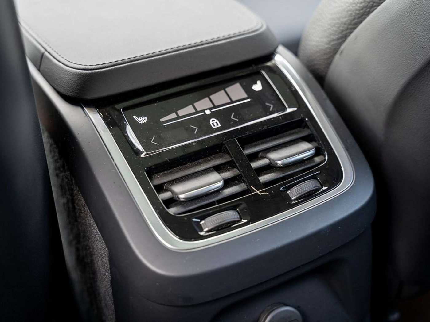 Volvo  T8 Ultra Bright Recharge 360° 7-SITZER
