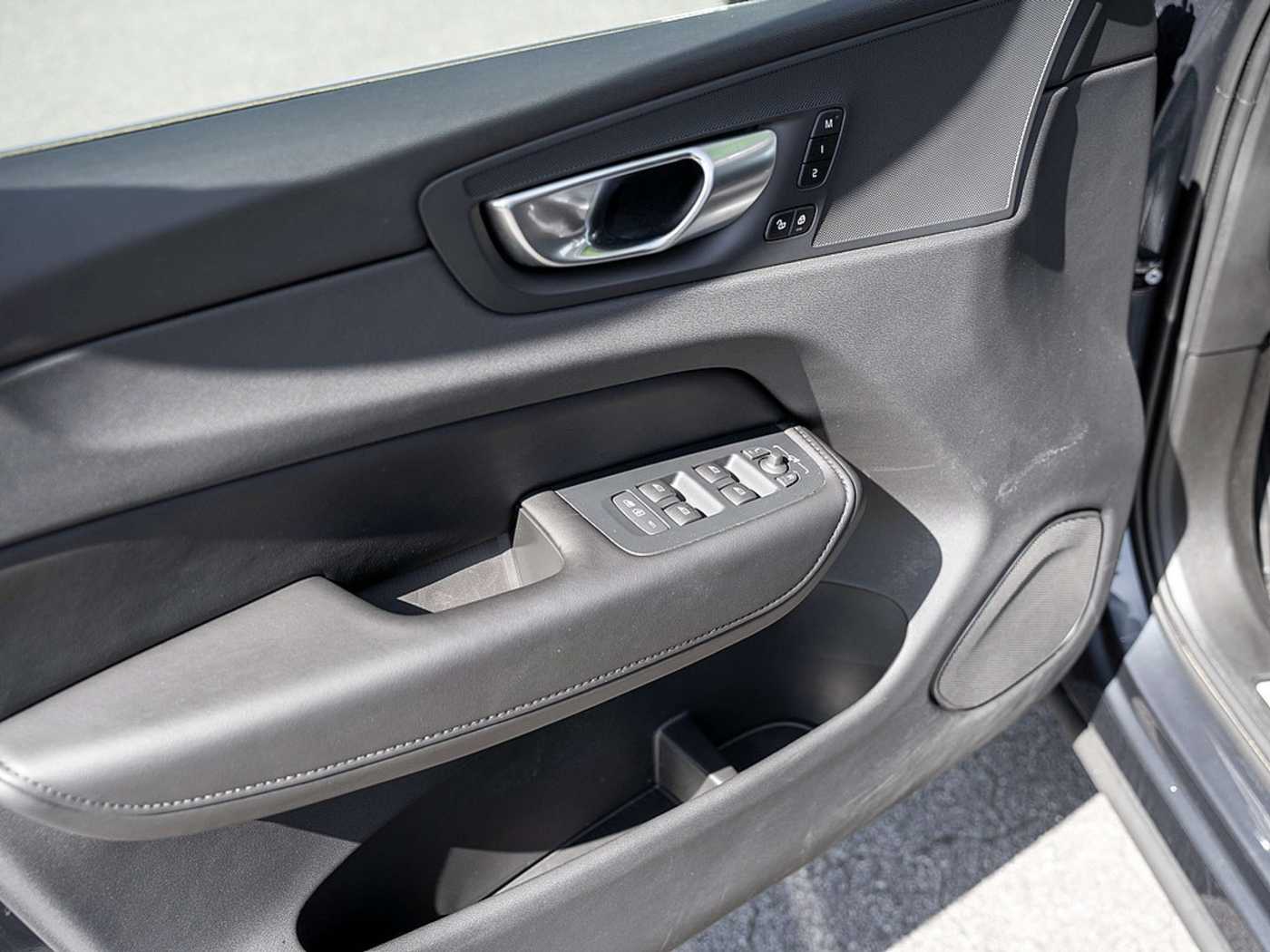 Volvo  T8 Plus Bright Recharge AWD