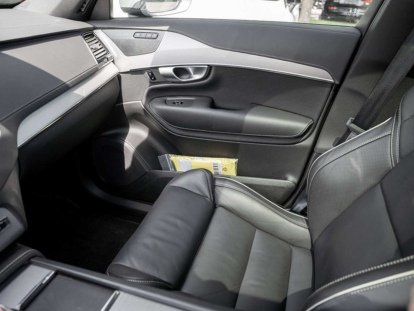 Volvo  T8 Plus Bright Recharge Plug-In Hybrid AWD