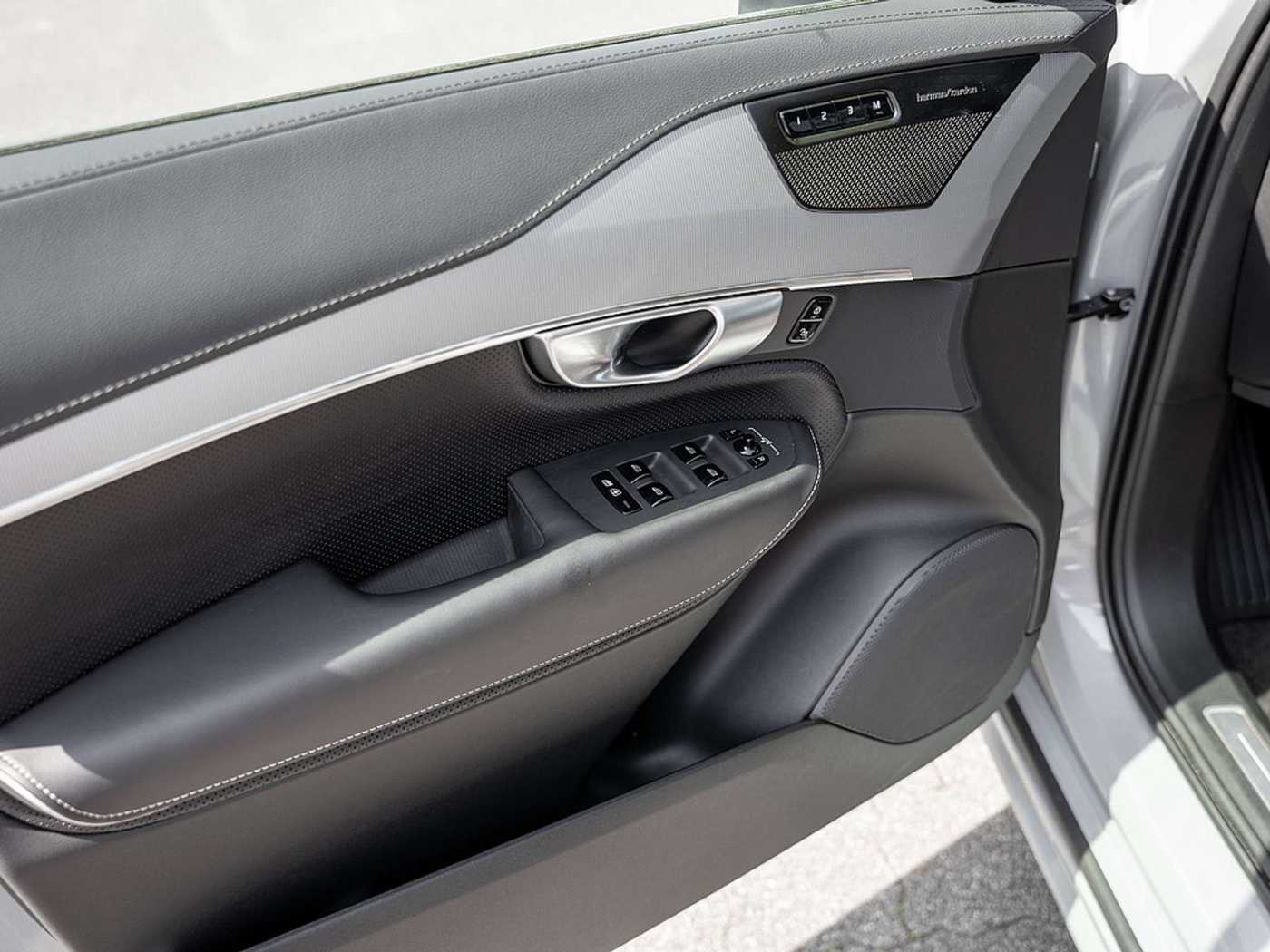 Volvo  T8 Plus Bright Recharge Plug-In Hybrid AWD