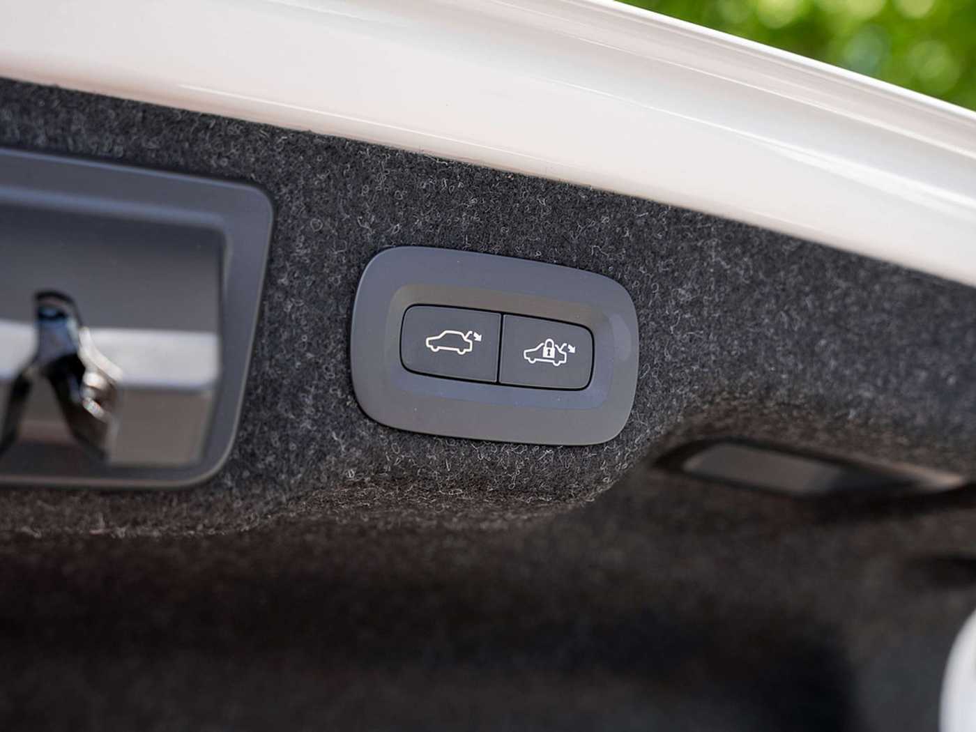 Volvo  T8 Ultimate Dark Recharge AWD 360° HUD