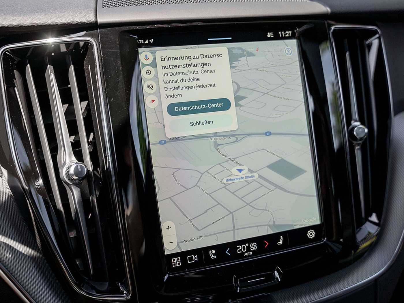Volvo  T6 Plus Dark Recharge Plug-In Hybrid AWD