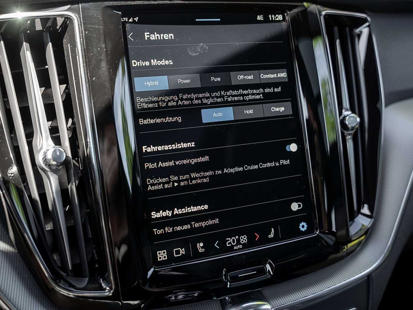 Volvo  T6 Plus Dark Recharge Plug-In Hybrid AWD
