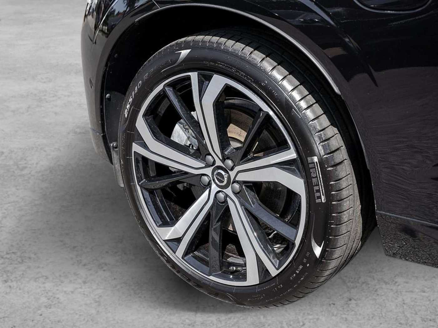 Volvo  T6 Plus Dark Recharge Plug-In Hybrid AWD