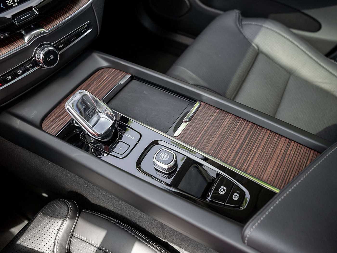 Volvo  T8 Plus Bright Recharge AWD PANO 360°