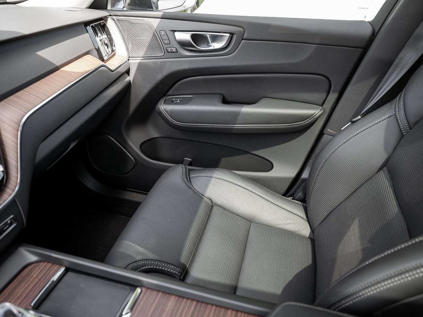 Volvo  T8 Plus Bright Recharge AWD PANO 360°