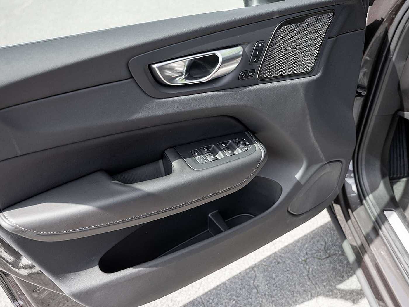 Volvo  T8 Plus Bright Recharge AWD PANO 360°