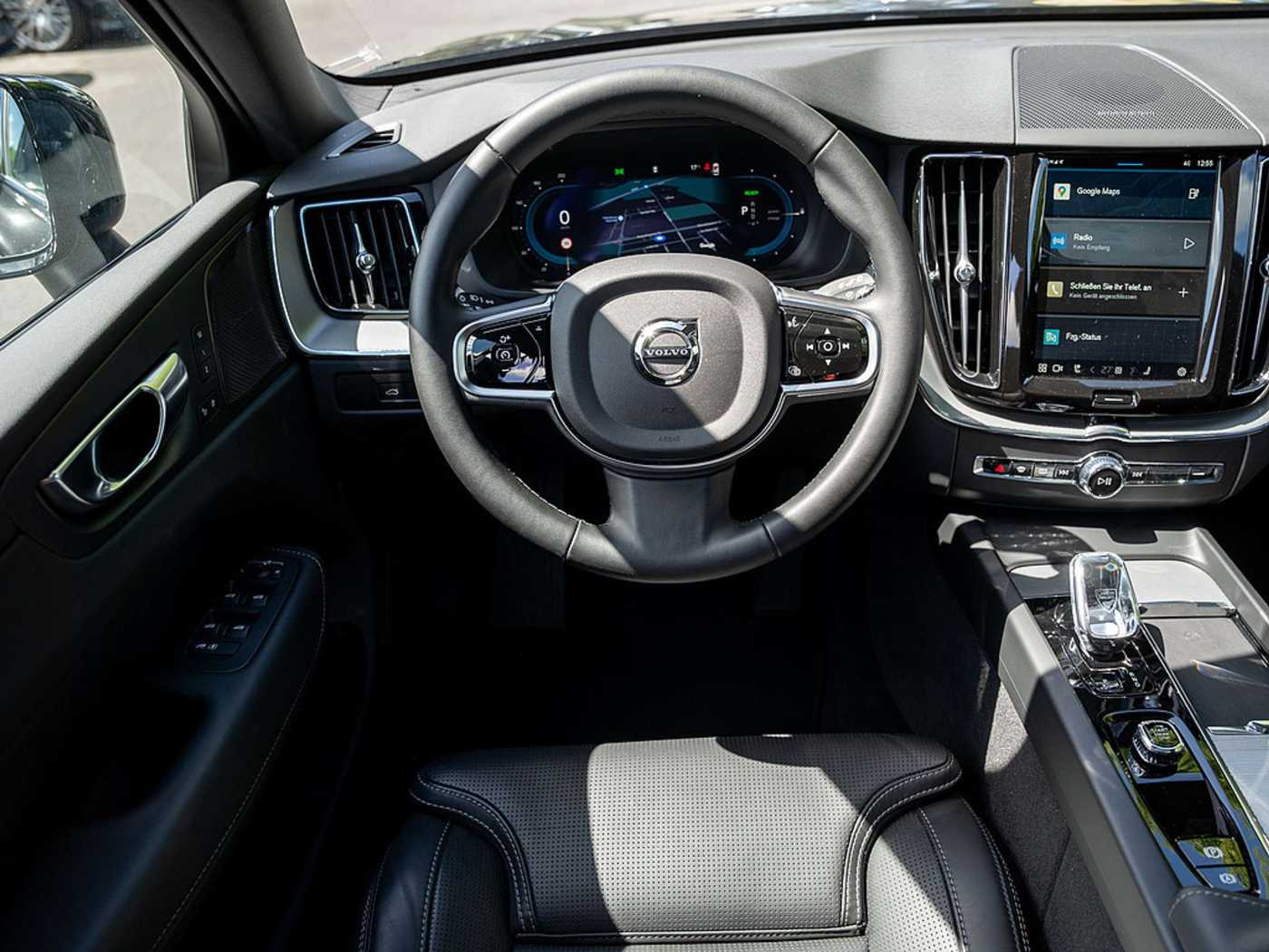 Volvo  T8 Plus Black Edition Recharge Plug-In Hybrid AWD