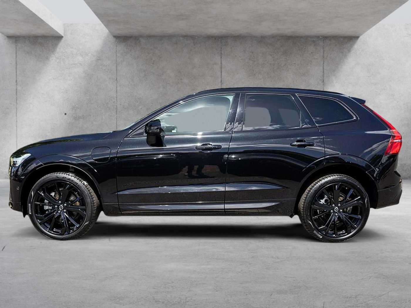 Volvo  T8 Plus Black Edition Recharge Plug-In Hybrid AWD