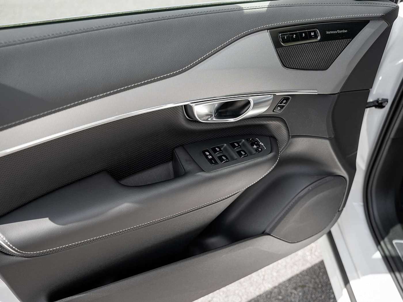 Volvo  T8 Plus Bright Recharge Plug-In AWD 360°