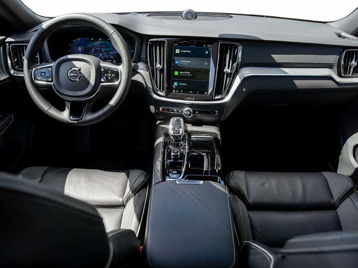 Volvo  T8 Ultimate Dark Recharge AWD HUD PANO