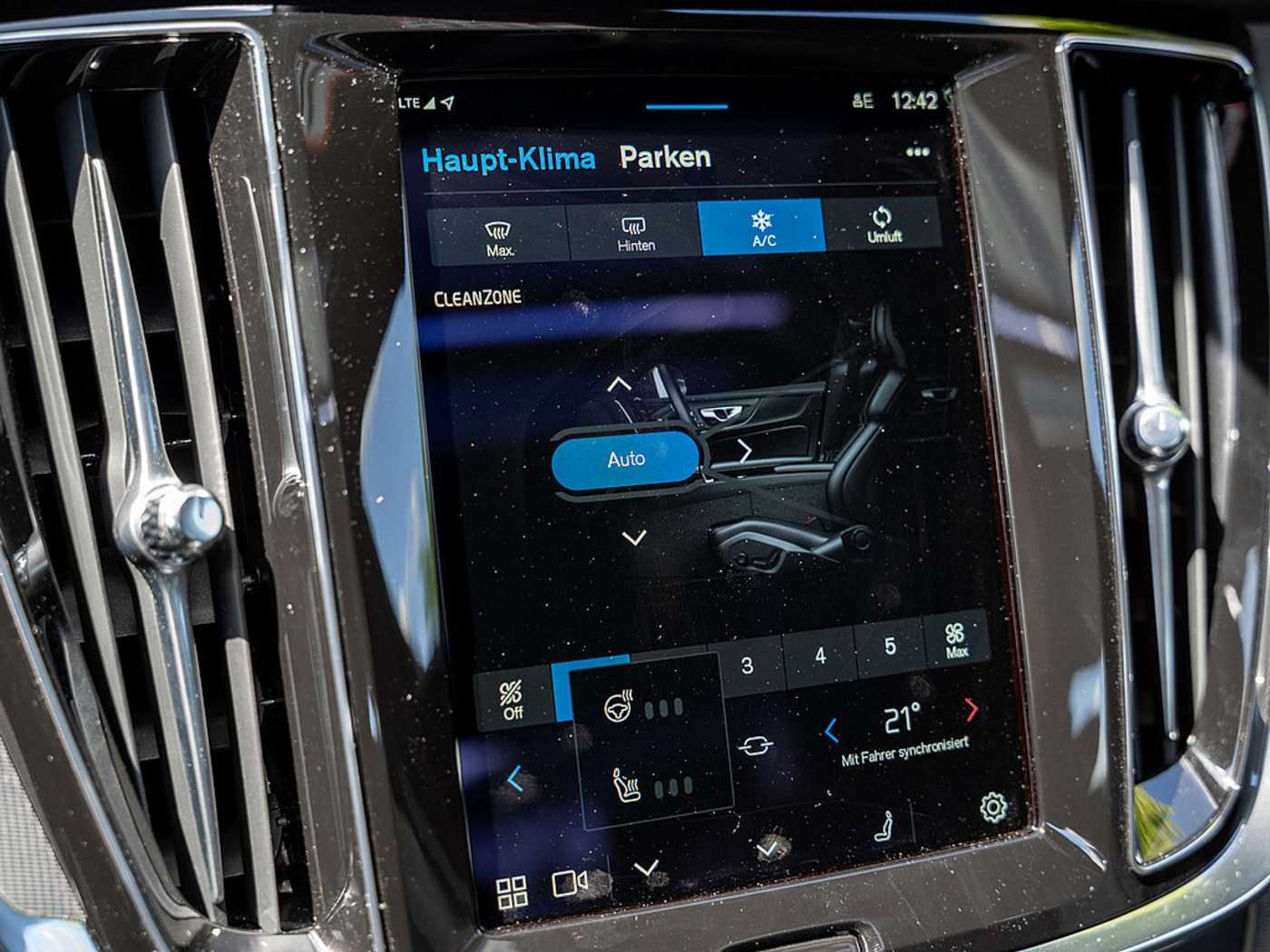 Volvo  T8 Ultimate Dark Recharge AWD HUD PANO