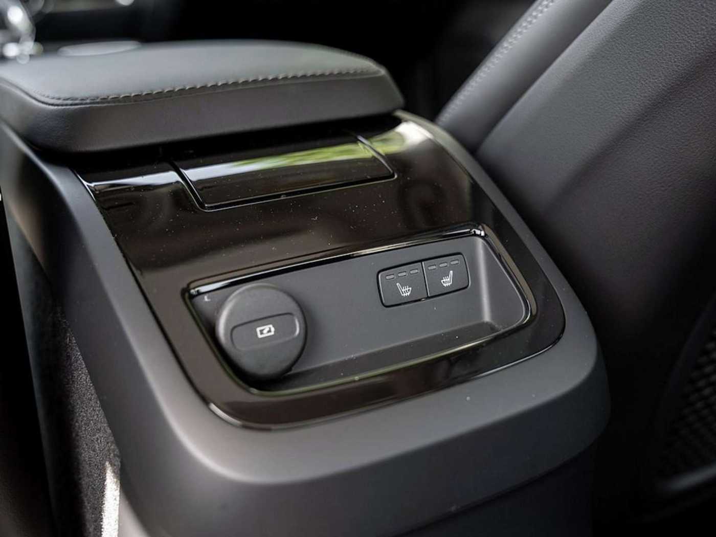Volvo  T8 Ultimate Dark Recharge AWD B&W ACC HUD